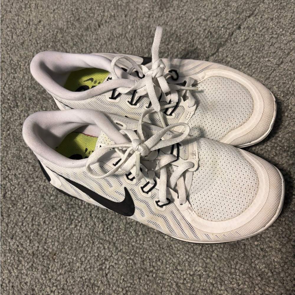 Nike White Black Athletic Shoes with Lime Insole